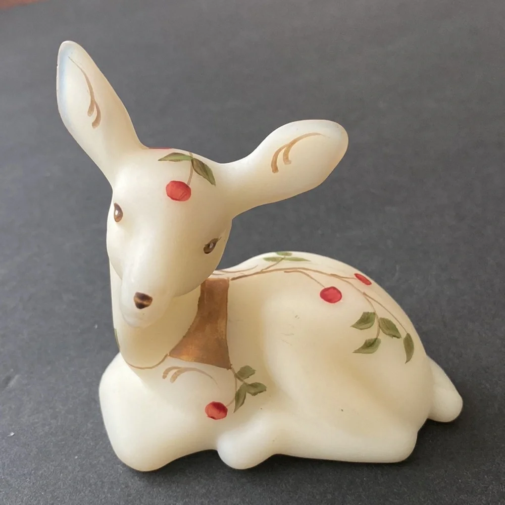Vintage Fenton Deer Twining Ivory Satin Glass Christmas Hand Painted Gold Collar - Picture 2 of 9